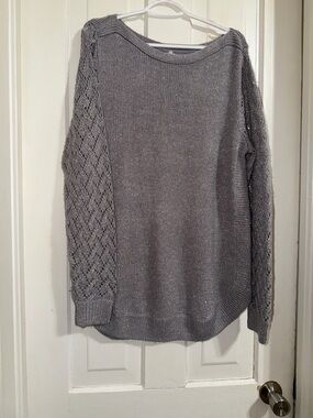 Women's plus size 2X Maurices Silver-Grey Crewneck Sweater with Lace Knit Sleeve
